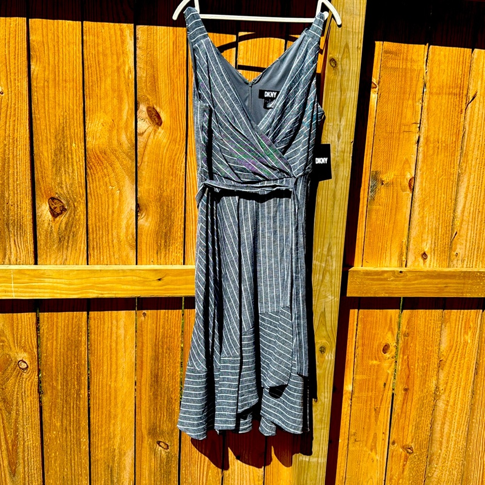 EUC Womens DKNY Striped Surplice  Asymmetrical Neck Line Belted Linen Dress